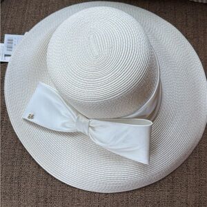 Elegant White Women's Hat with Bow. NEW WITH TAGS